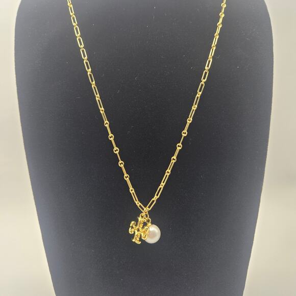 NEW Tory Burch Pearl Logo Charm Pendant Gold Necklace Gift Classic Elegance NWT - Picture 3 of 5